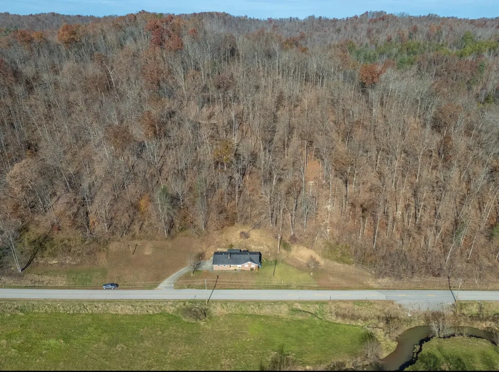 2860 Johnson Fork Salyersville KY 41465