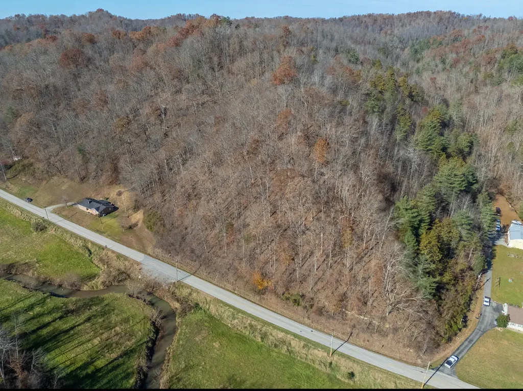 2860 Johnson Fork Salyersville KY 41465