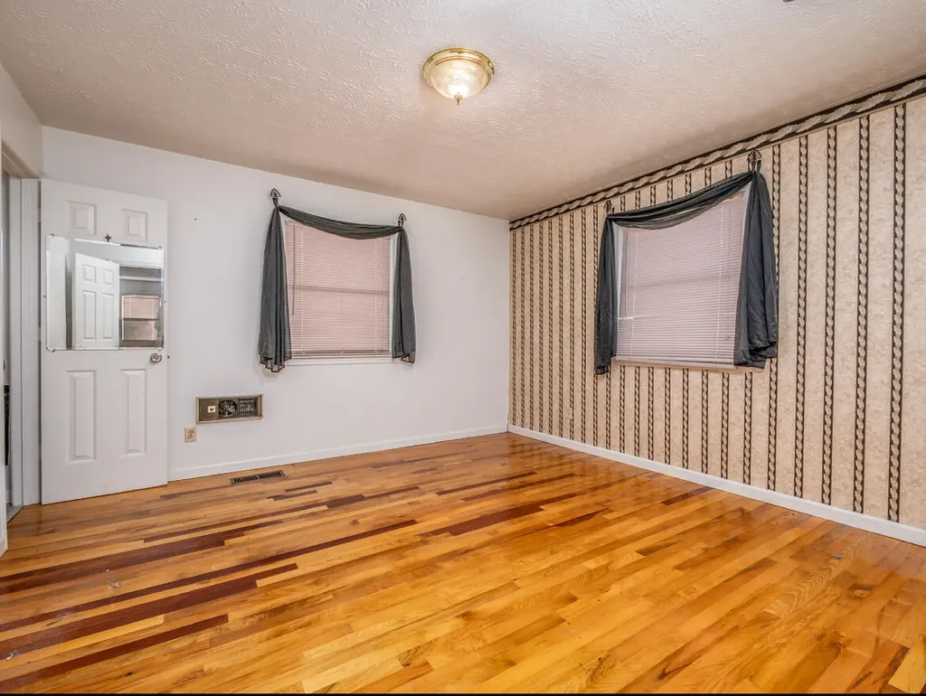 2860 Johnson Fork Salyersville KY 41465
