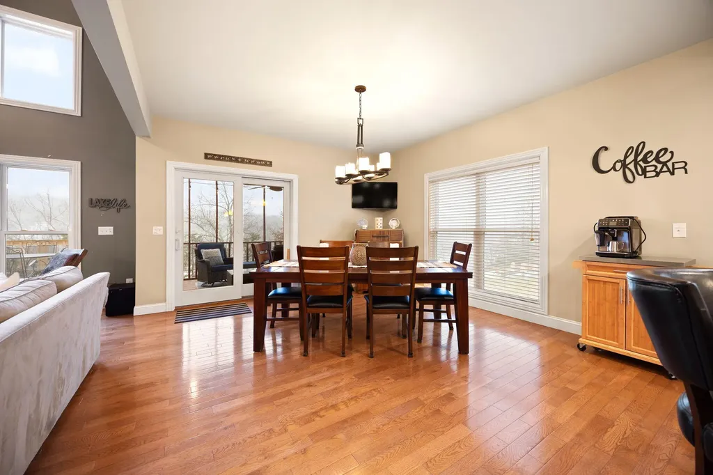 155 W Canterbury Bronston KY 42518