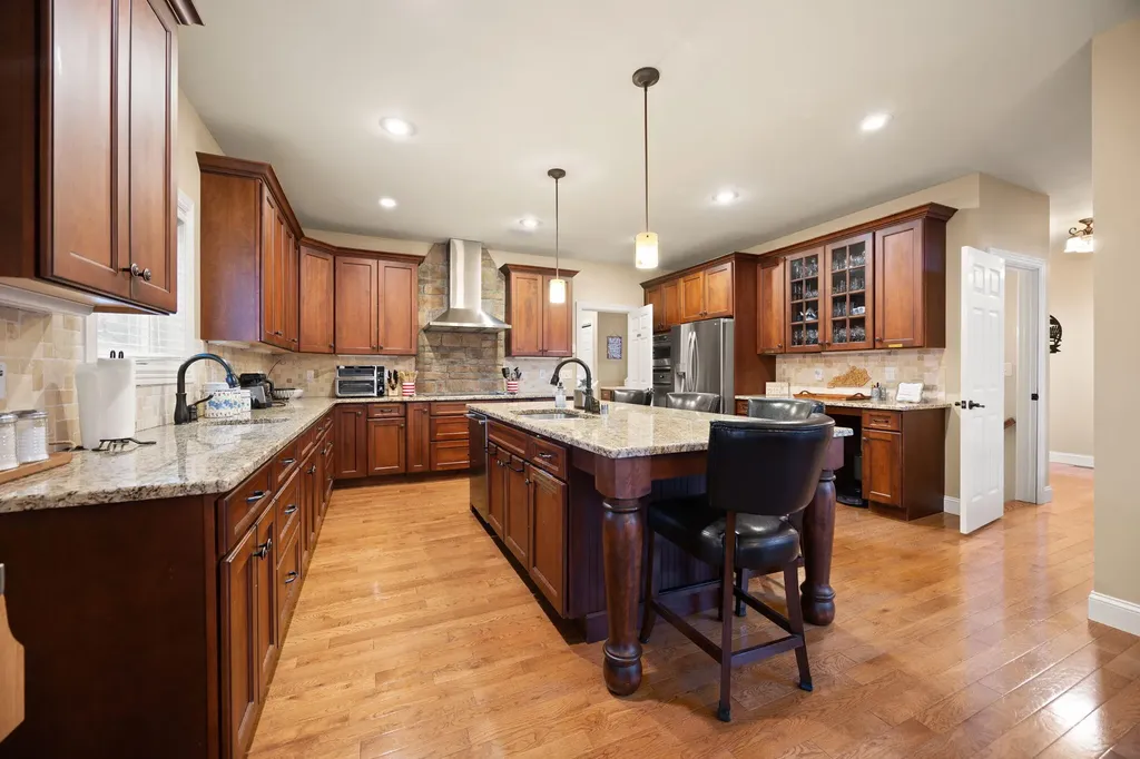 155 W Canterbury Bronston KY 42518