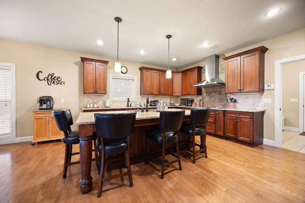 155 W Canterbury Bronston KY 42518