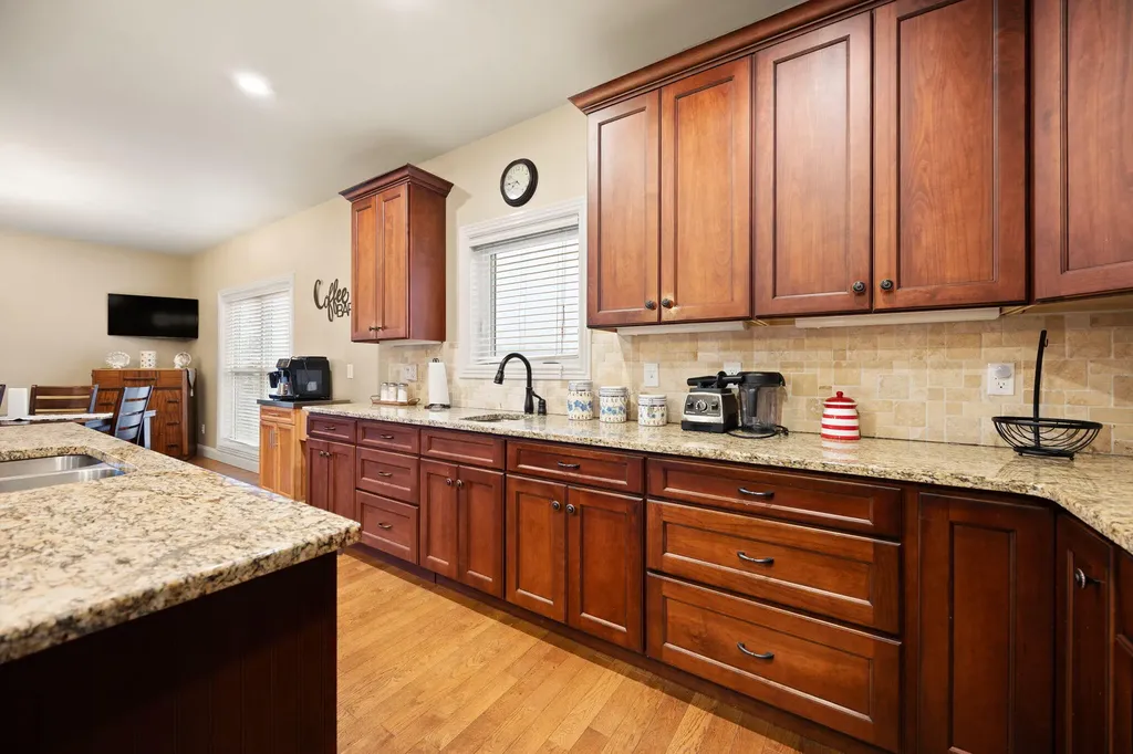 155 W Canterbury Bronston KY 42518