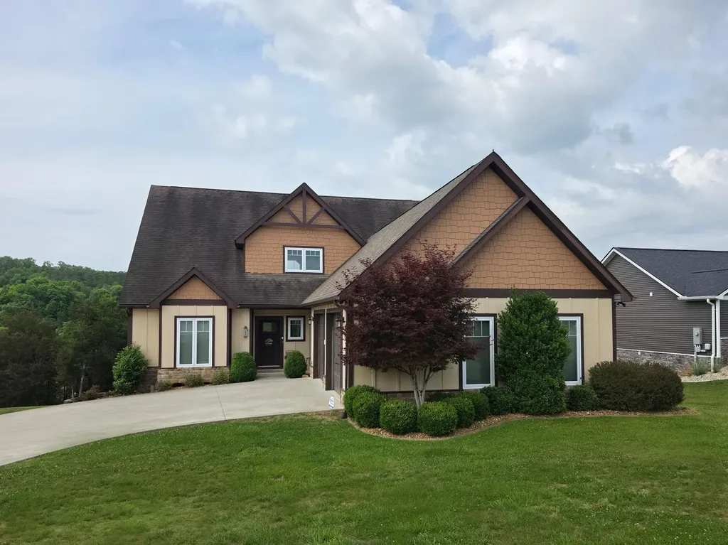 155 W Canterbury Bronston KY 42518