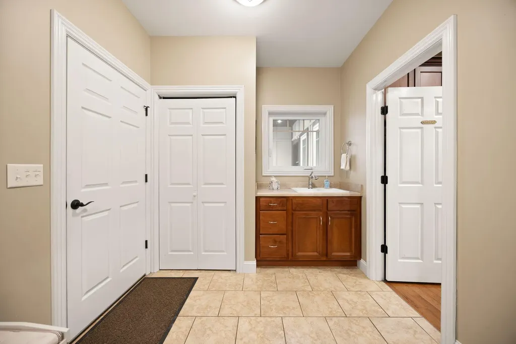 155 W Canterbury Bronston KY 42518