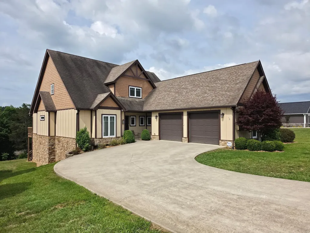 155 W Canterbury Bronston KY 42518