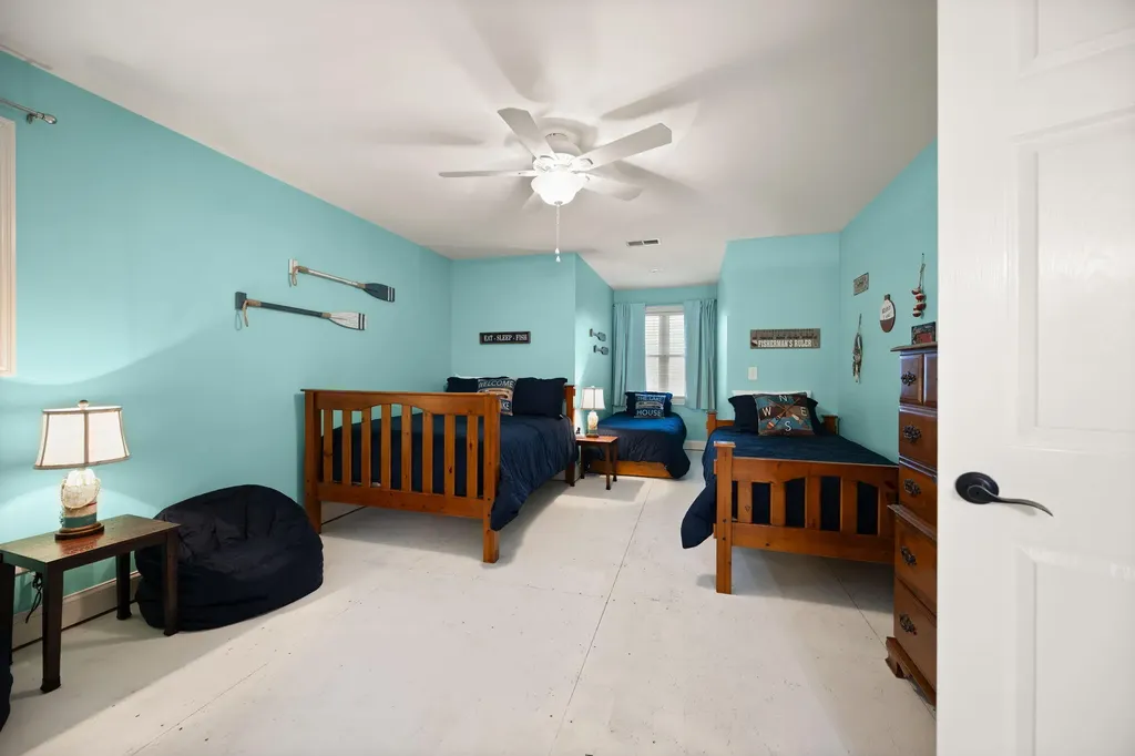 155 W Canterbury Bronston KY 42518