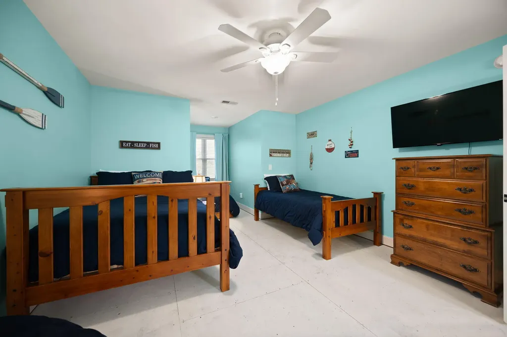 155 W Canterbury Bronston KY 42518