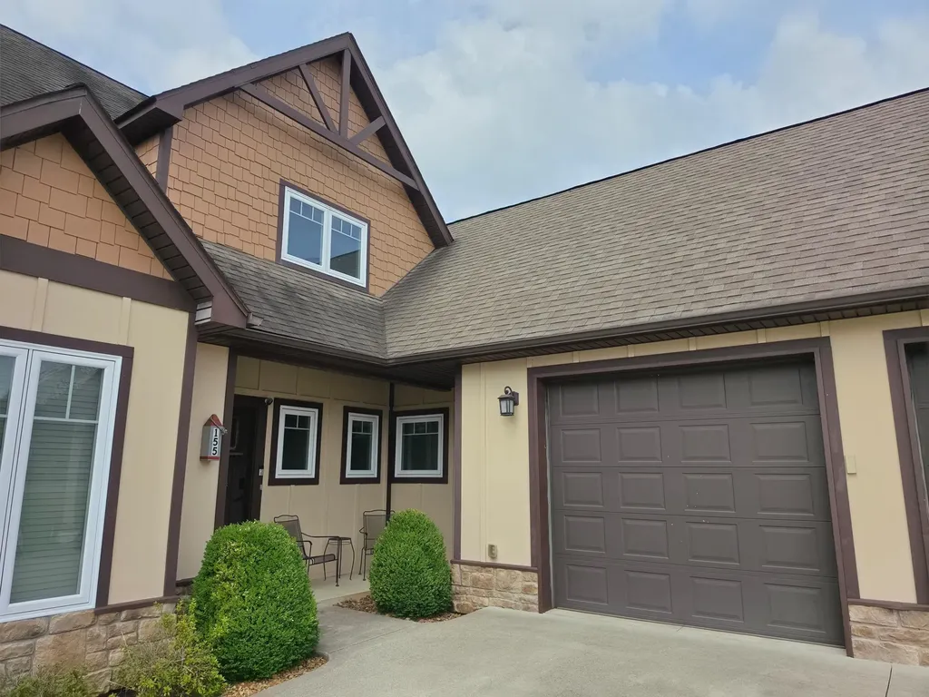 155 W Canterbury Bronston KY 42518
