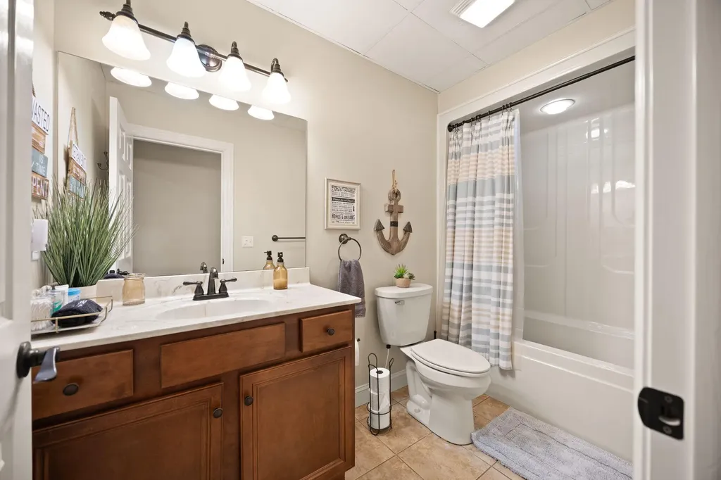 155 W Canterbury Bronston KY 42518