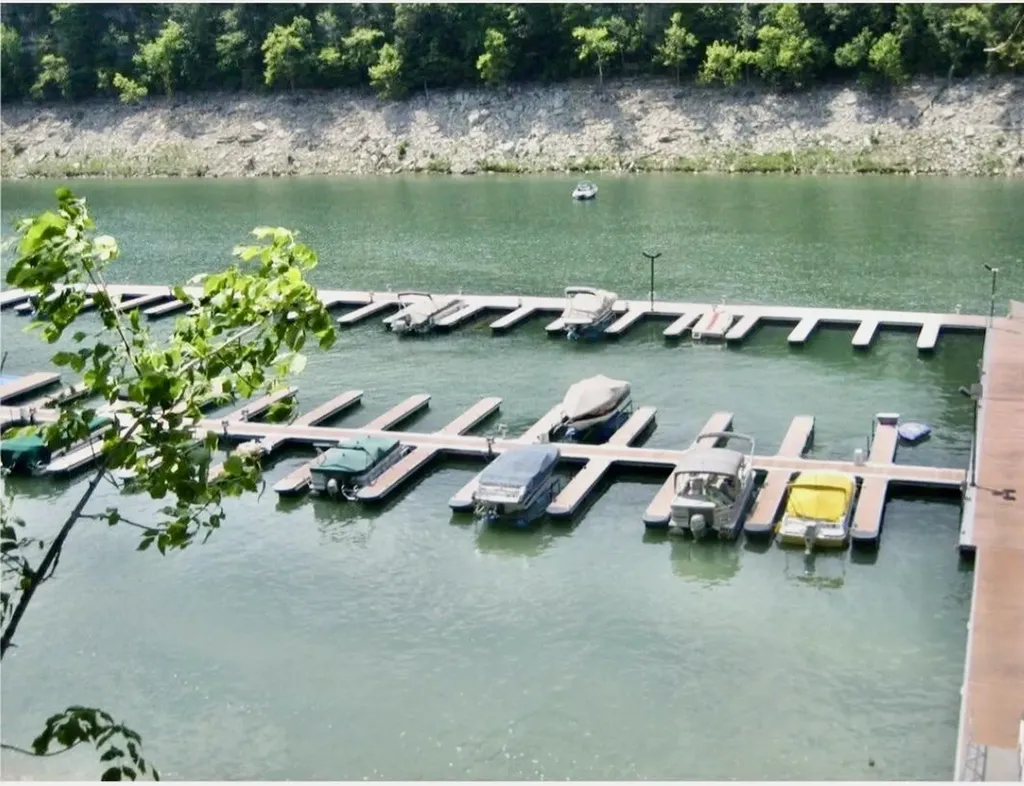 155 W Canterbury Bronston KY 42518