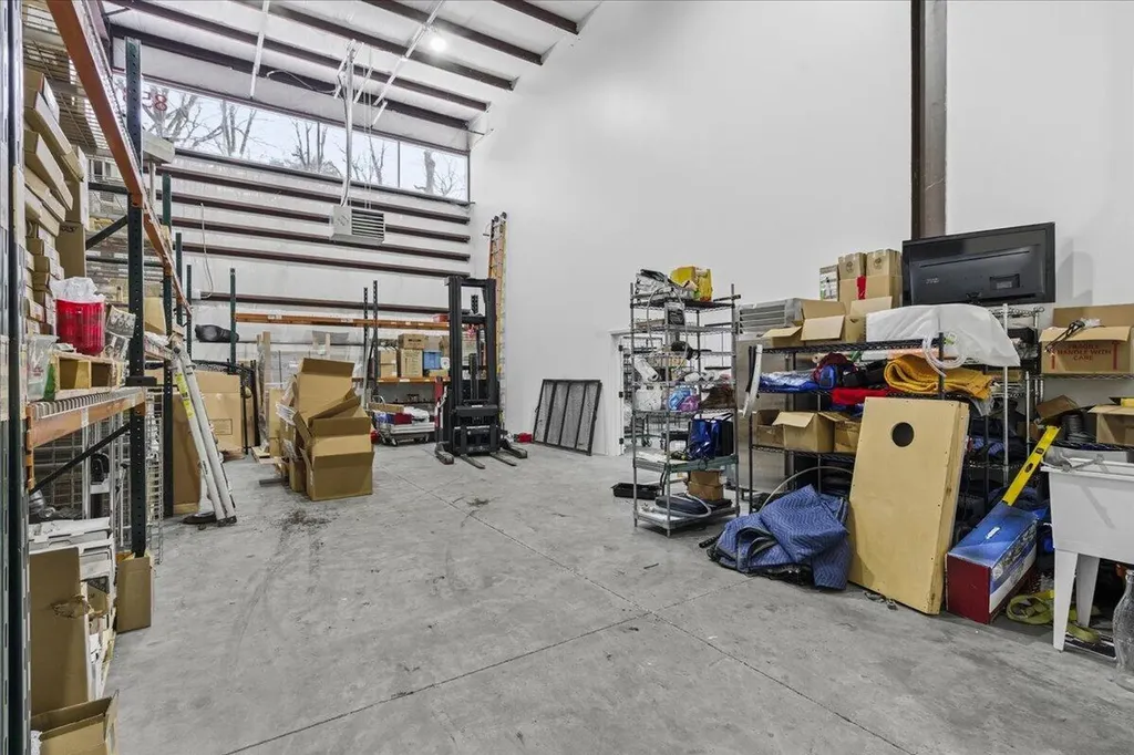 858 W Main Street Lexington KY 40508