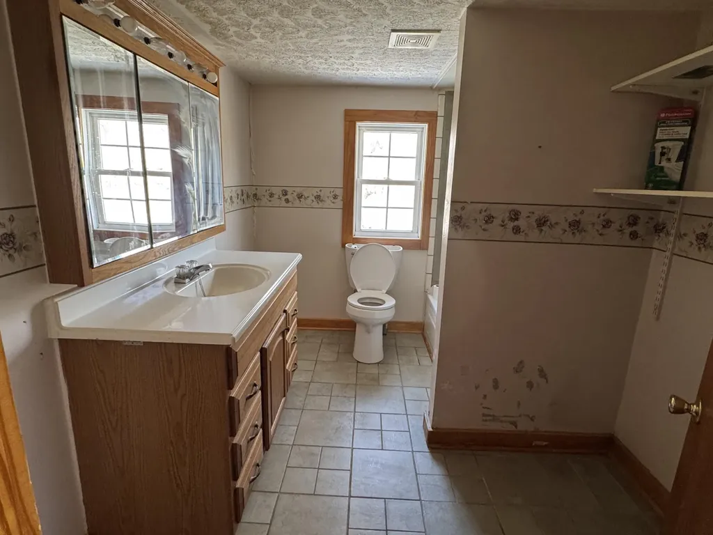 754 W Lone Oak Road Clay City KY 40312