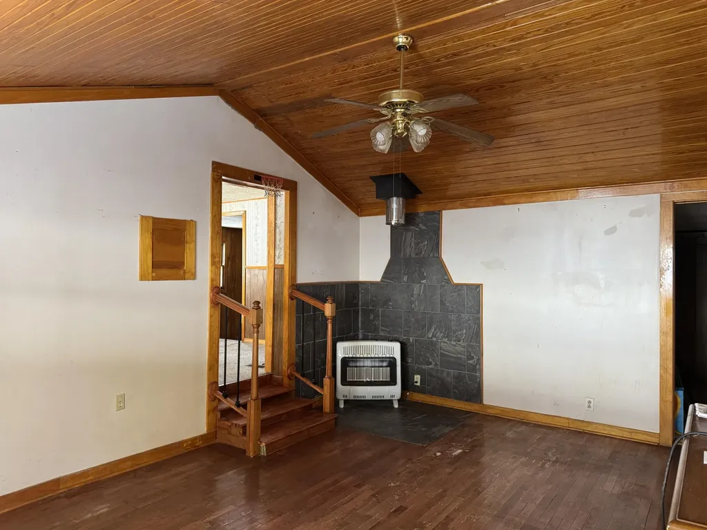 754 W Lone Oak Road Clay City KY 40312