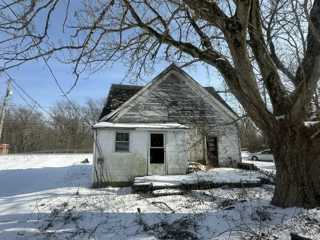 9151 Us-60 Salt Lick KY 40371