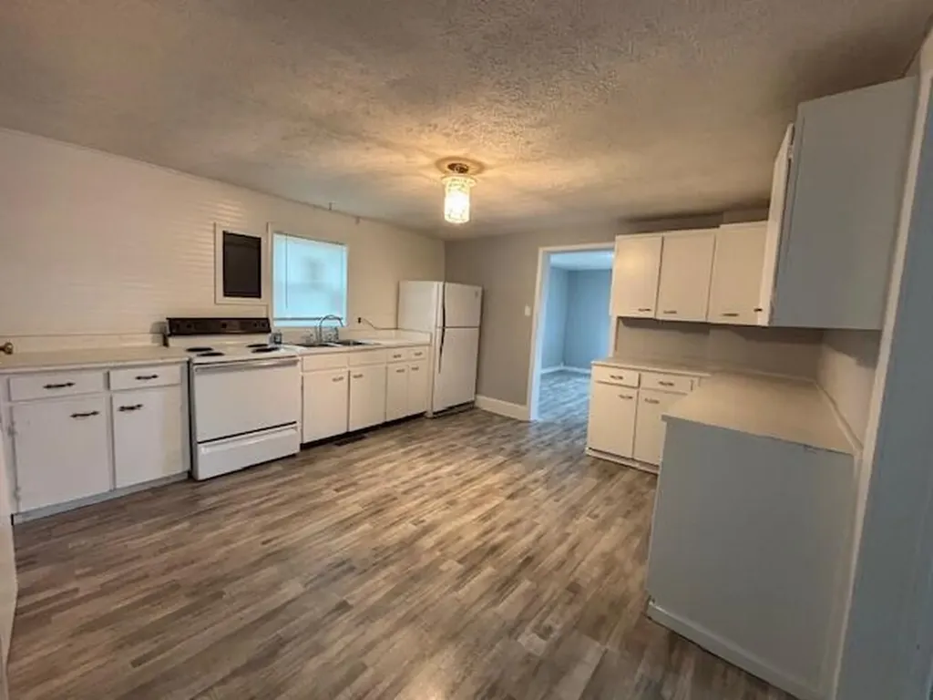 879 Ky-1729 Russell Springs KY 42642