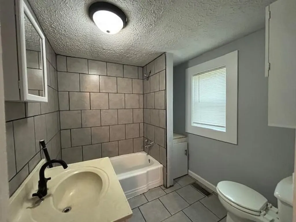 879 Ky-1729 Russell Springs KY 42642
