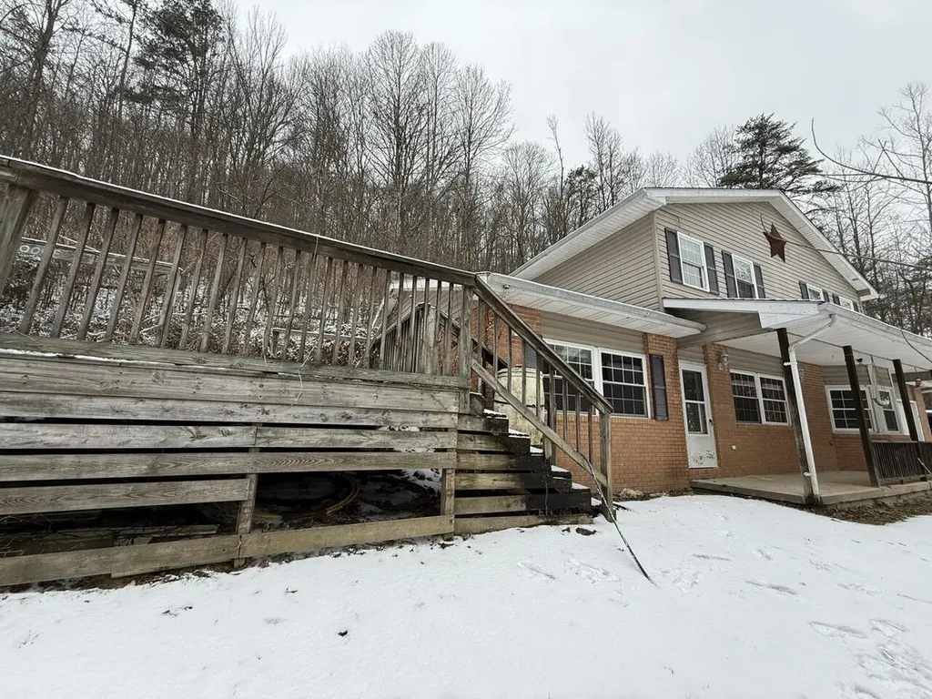 71 Slatelick Branch Road Louisa KY 41230