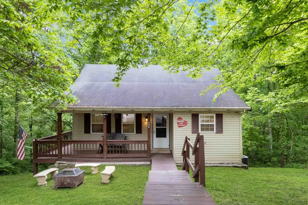 460 Roberts Bend Road Burnside KY 42519