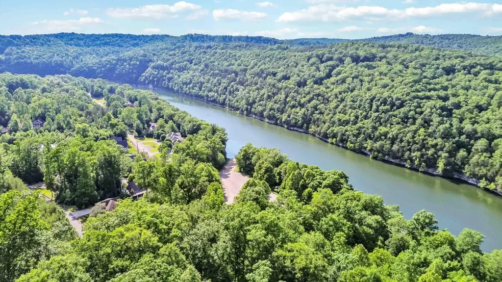460 Roberts Bend Road Burnside KY 42519