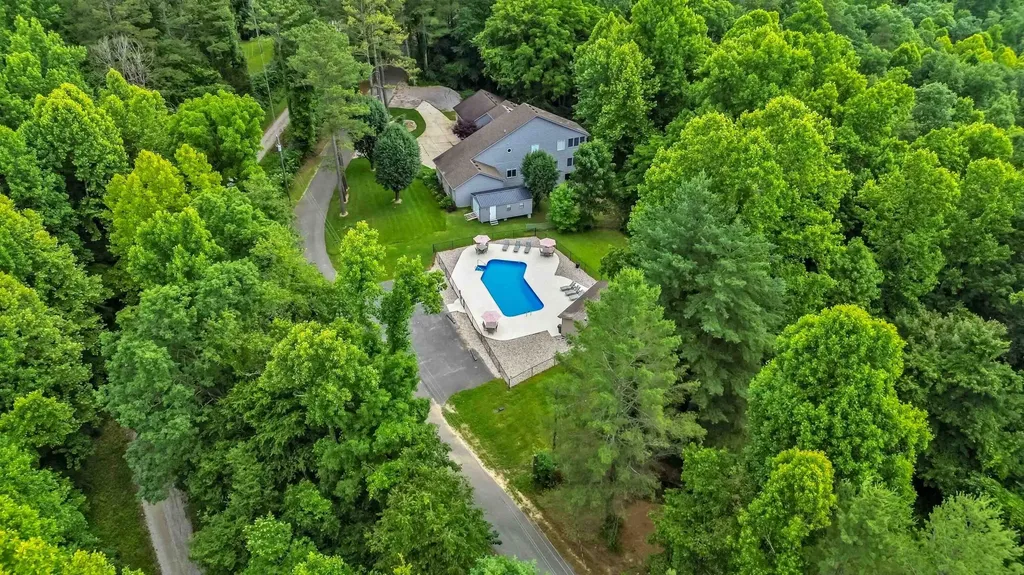 460 Roberts Bend Road Burnside KY 42519