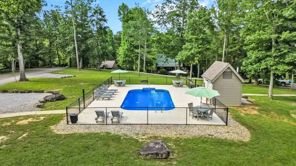 460 Roberts Bend Road Burnside KY 42519