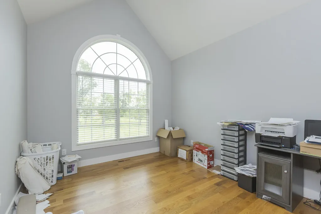 1053 English Garden Lawrenceburg KY 40342