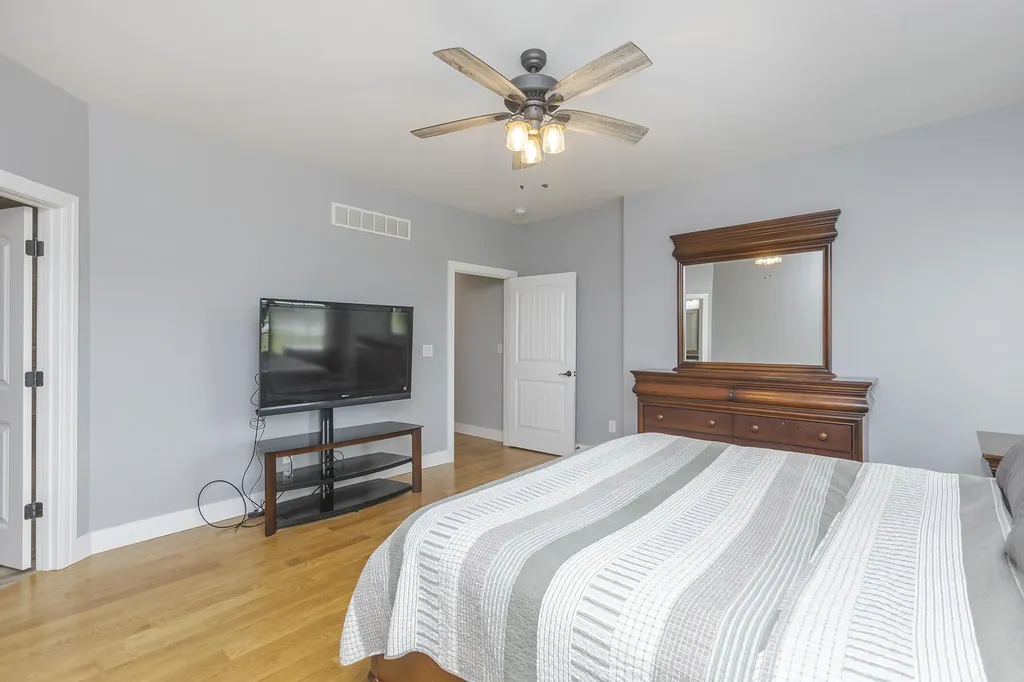 1053 English Garden Lawrenceburg KY 40342