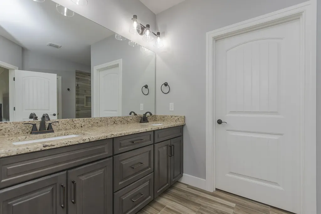 1053 English Garden Lawrenceburg KY 40342