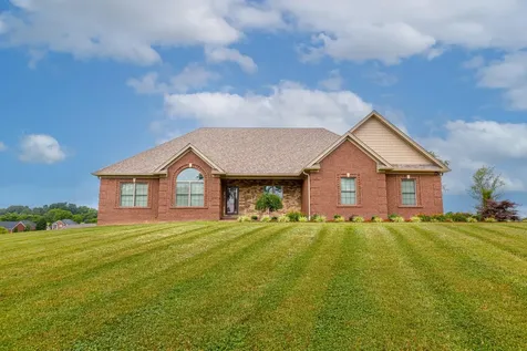 1053 English Garden Lawrenceburg KY 40342