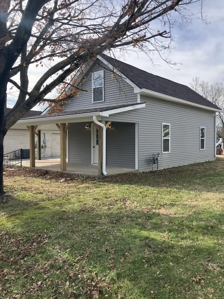 318 Shuck Avenue Lebanon KY 40033