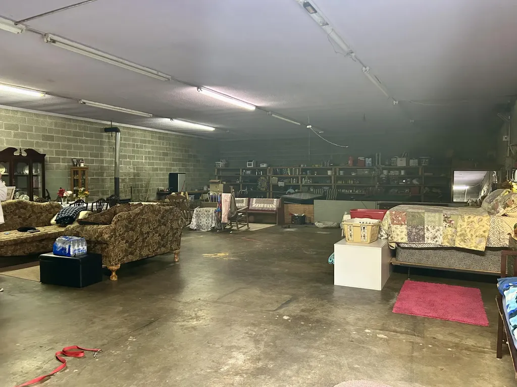 5550 Upper Johns Kimper KY 41539