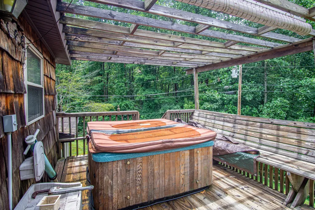 935 Whippoorwill Road Corbin KY 40701