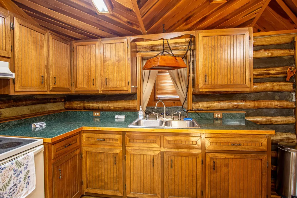 935 Whippoorwill Road Corbin KY 40701