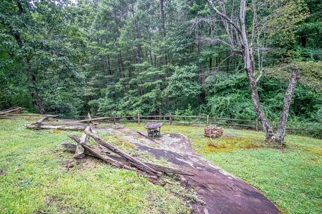 935 Whippoorwill Road Corbin KY 40701