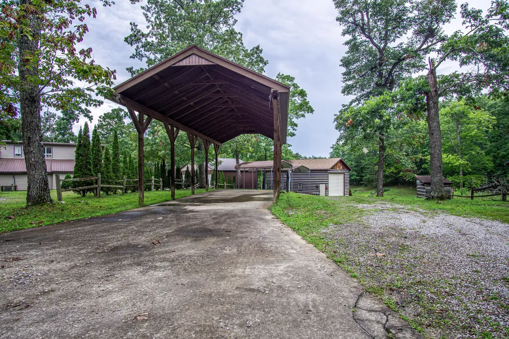 935 Whippoorwill Road Corbin KY 40701