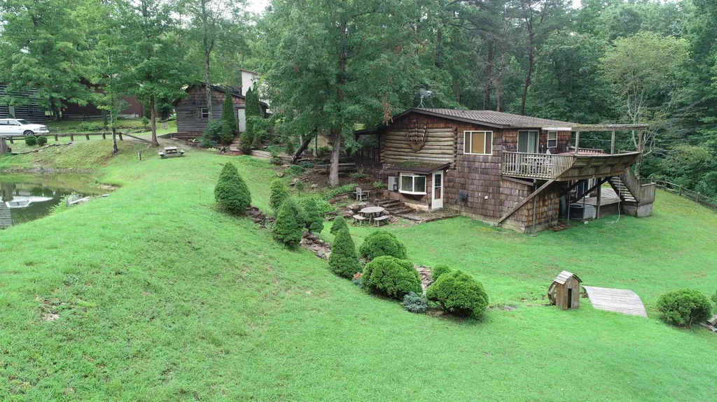935 Whippoorwill Road Corbin KY 40701