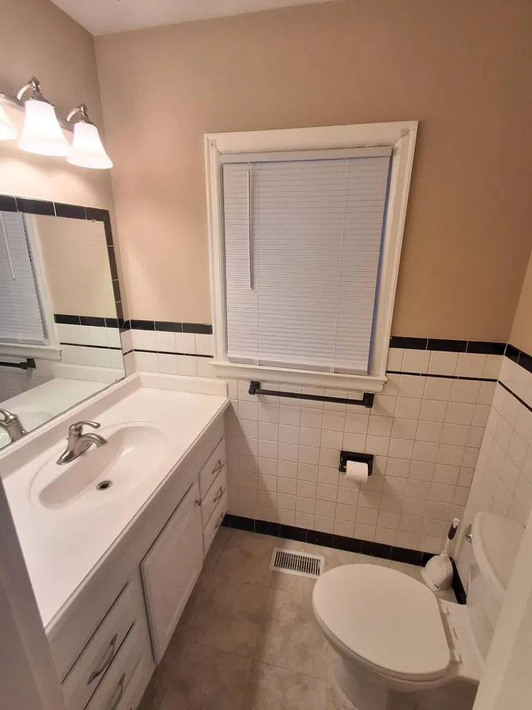 1091 Collins Lane Frankfort KY 40601