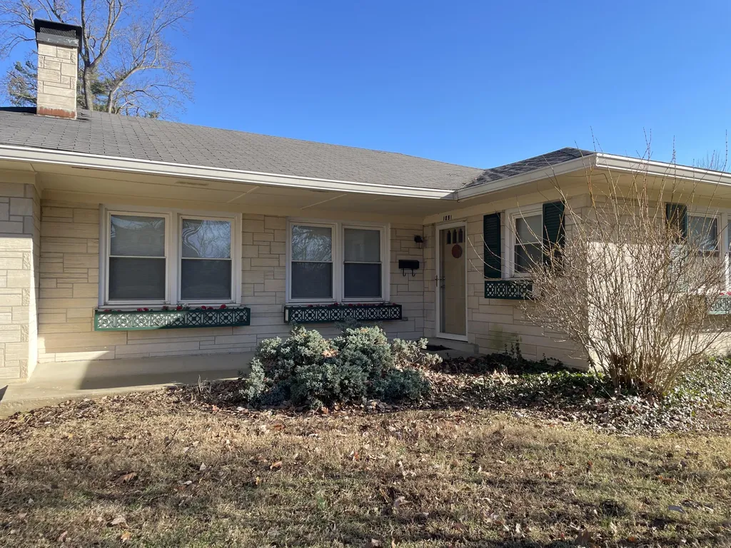 1091 Collins Lane Frankfort KY 40601