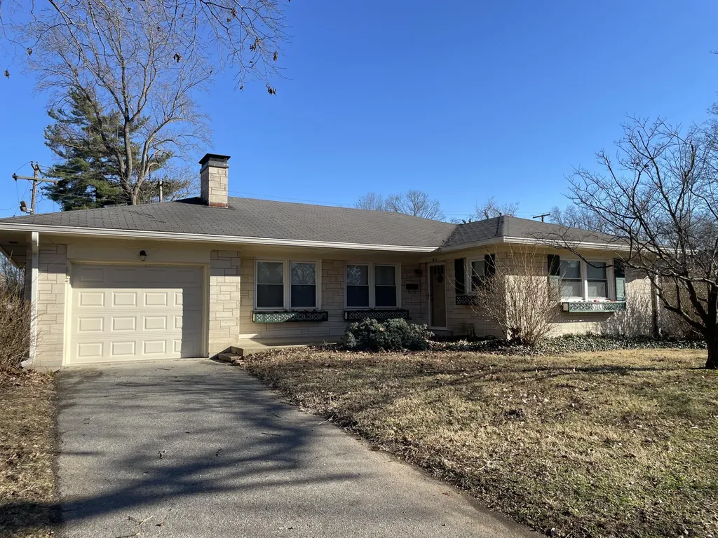 1091 Collins Lane Frankfort KY 40601
