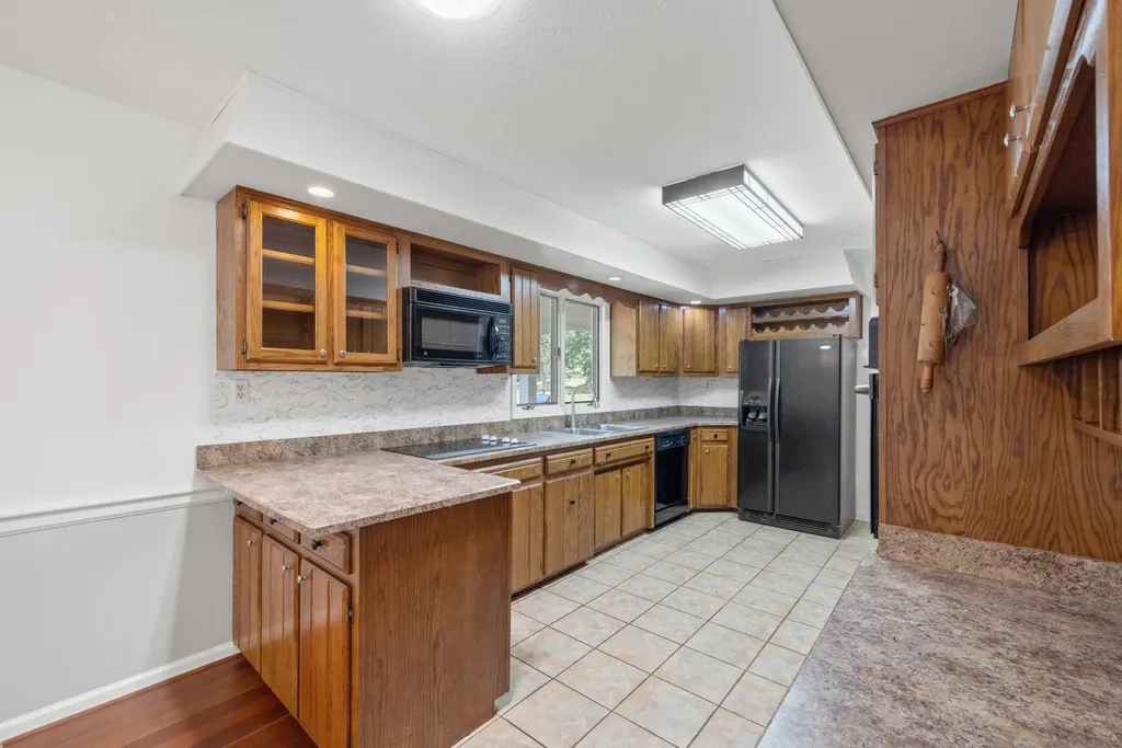 1025 Woodspoint Drive Lawrenceburg KY 40342