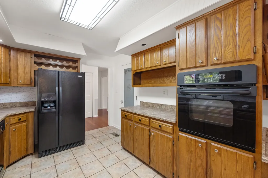 1025 Woodspoint Drive Lawrenceburg KY 40342