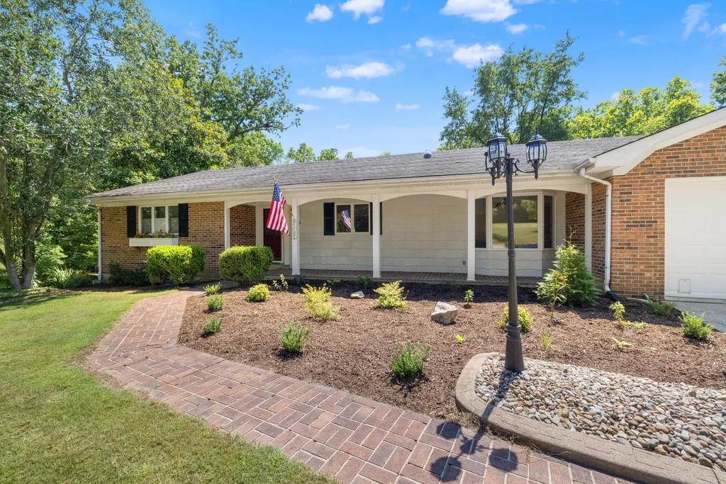 1025 Woodspoint Drive Lawrenceburg KY 40342