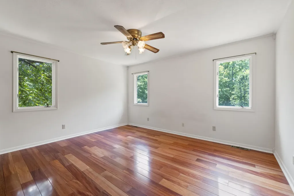 1025 Woodspoint Drive Lawrenceburg KY 40342