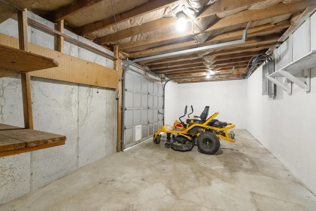 1025 Woodspoint Drive Lawrenceburg KY 40342