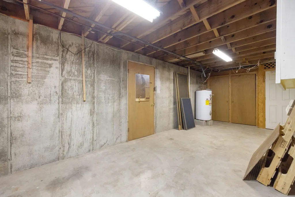 1025 Woodspoint Drive Lawrenceburg KY 40342