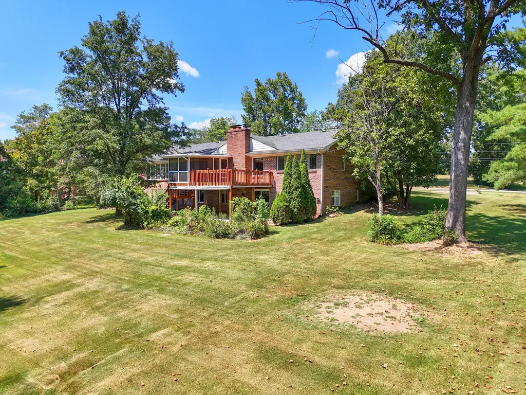 1025 Woodspoint Drive Lawrenceburg KY 40342