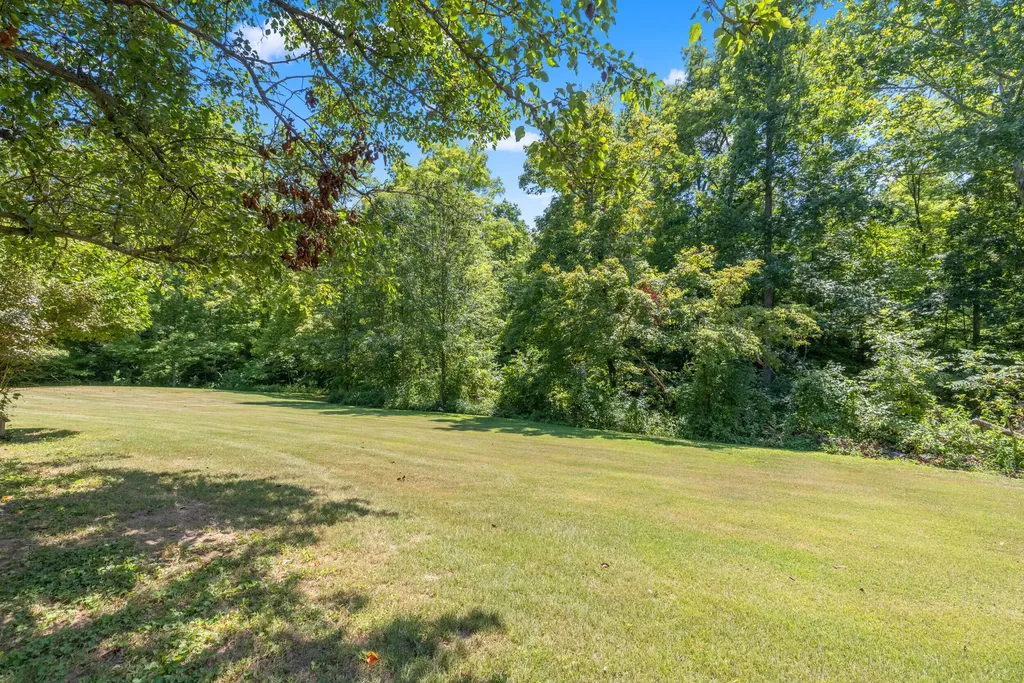 1025 Woodspoint Drive Lawrenceburg KY 40342