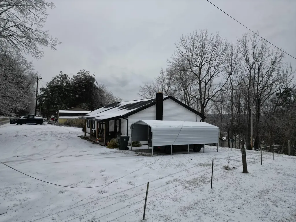 1356 W Pine Hill Road London KY 40744