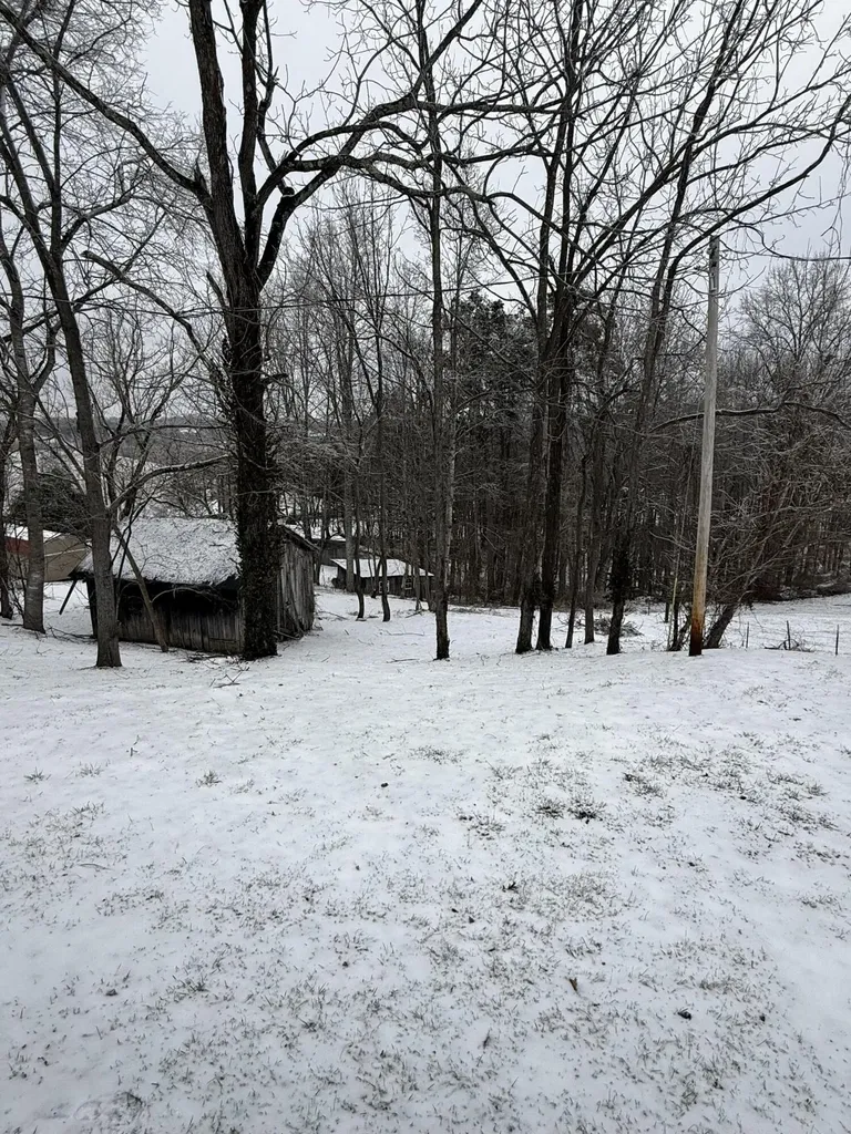 1356 W Pine Hill Road London KY 40744